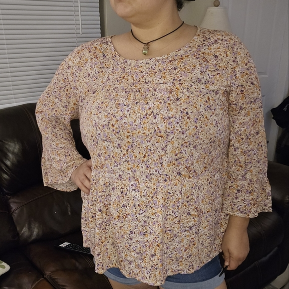 Cotton Bleu bell sleeve top - Picture 2 of 8